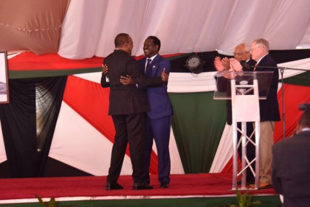 Cheers as Kenyatta, Raila, Ruto, Kalonzo Publicly Apologize to Each Other During National Breakfast Prayer 