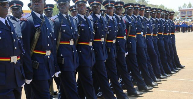 Gov't Bars Police Officers from Doing Business, Receiving Gifts in New Tough Rules