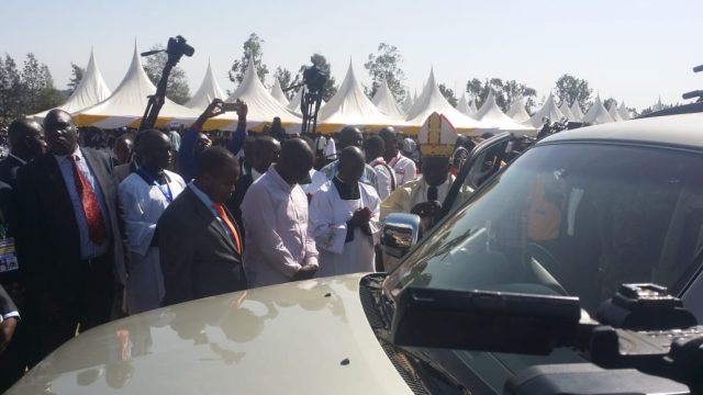 Deputy President William Ruto Gifts New Kisumu Archbishop Anyolo with Brand New Car