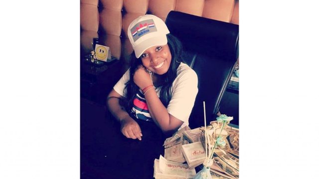 Sonko's Daughter Saumu Mbuvi Flaunts Piles of Cash on Social Media