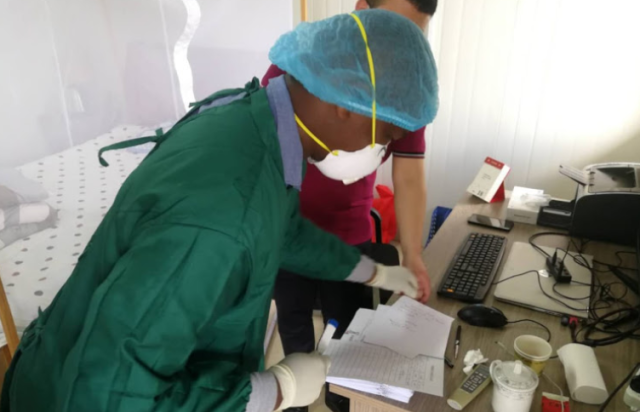 Kenyan Medics Scamper for Safety as Ailing Chinese Nationals are Brought to the Hospital