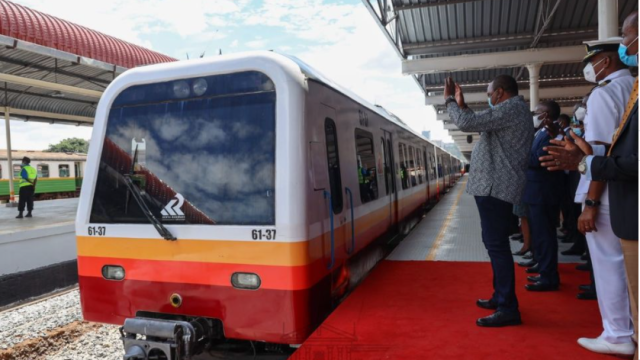 Uhuru Launches New Nairobi Commuter Rail Service 