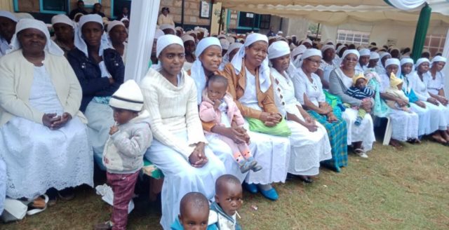 1,670 Members the Stateless Shona Community Granted Kenyan Citizenship