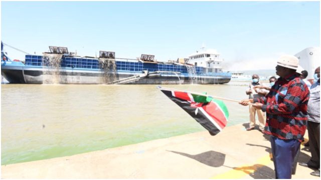 Raila Commissions Dredging of Lake Victoria 