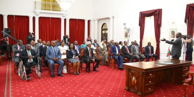 32 Jubilee MPs Ditch Azimio Coalition, Pledge to Work with President Ruto