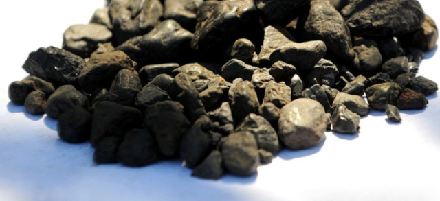  Kenya Discovers Rich Coltan Deposits Used to Make Phones